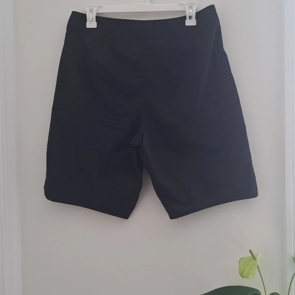 Hollister Black 9* Inseam Board Shorts size 30